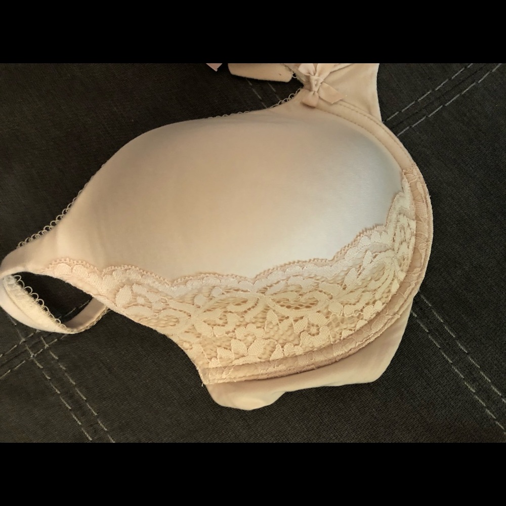 Victoria Secret Bra - Picture 4 of 8